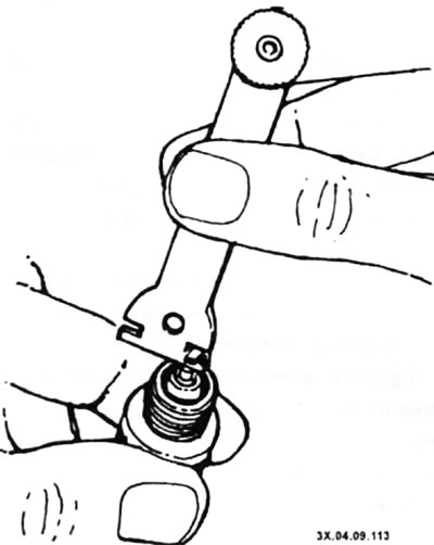 Следите за тем, чтобы не сгибать боковой электрод слишком сильно или слишком часто. Он может…