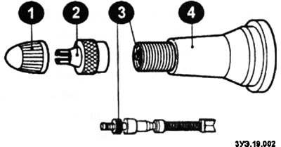 Нанесите немного мыльной пены или слюны на вентиль. Если появляется пузырь, то необходимо подтянуть…