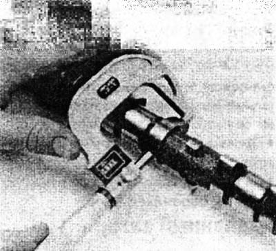 Микрометром измерьте размер каждого из кулачков распределительных валов.