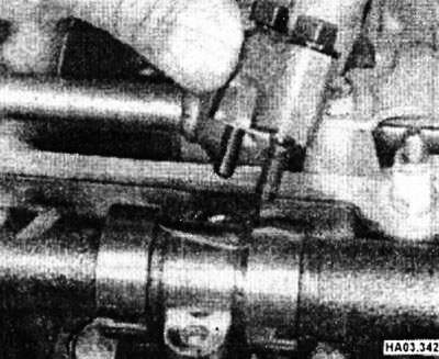 Если зазор превышает предельно допустимое значение, 0,15 мм, то необходимо заменить один или оба…