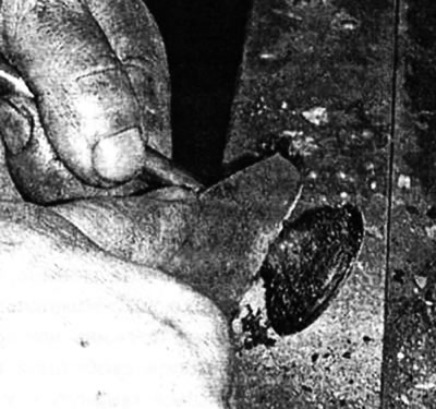 Ачысціце ўсе клапаны ад нагару.