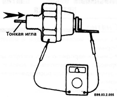 Введите в масляное отверстие выключателя тонкую иглу и слегка нажмите. Прибор должен показать…