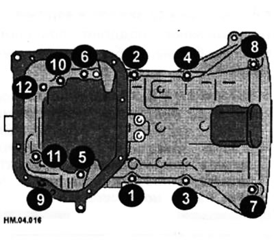 Установите верхнюю часть масляного поддона.