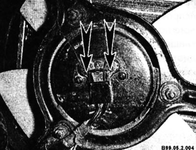 Для того чтобы свободно висящие провода не могли вызвать замыкания, заизолируйте их при помощи…