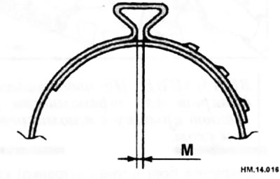 Хомут чехла необходимо закрепить таким образом, чтобы размер «М», показанный на рисунке, был равен…