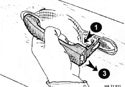 Снимите переднюю и заднюю прокладки.