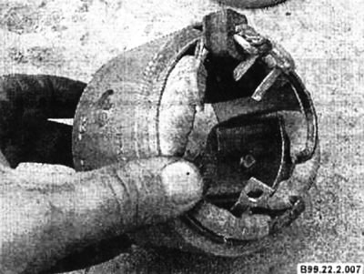 Înfășurările sunt fixate în interiorul statorului cu blocuri speciale (bobine polare), șuruburi…