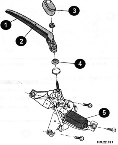 1 — щетка стеклоочистителя; 2 — рычаг стеклоочистителя; 3 — крышка рычага стеклоочистителя; 4 —…