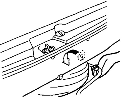 3. Прыпадніміце трымальнік кола рукой і зніміце яго з кручка. Павольна апусціце кола і зніміце яго.