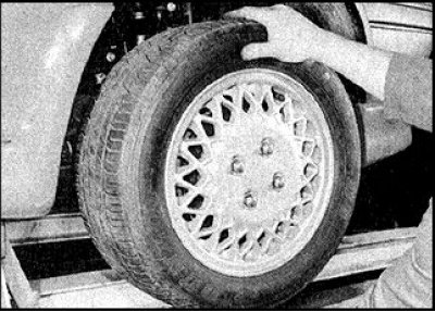 3. На аўтамабілях з гідраўзмацняльнікам праверце стан шлангаў гідрапрывада руля, наяўнасць на іх…