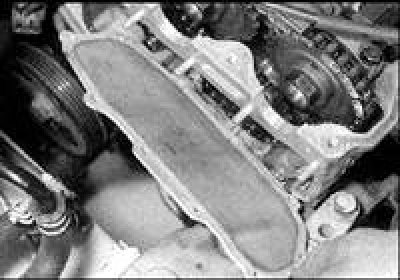 3. Зніміце алейны паддон і маслоприемник з фільтрам грубіянскай ачысткі (гл. падраздзел 3.1.1.12).