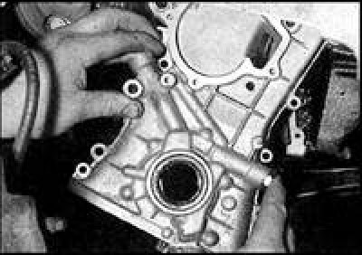 12. Адкруціце балты вечка ланцугоў. Ніты маюць розную даўжыню, таму, варта адзначыць іх…