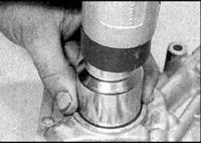 1. Перад усталёўкай рэкамендуецца замяніць сальнік коленвала.