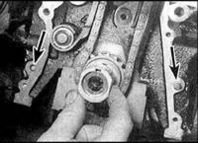 6. Устаўце ў блок цыліндраў накіравальныя штыфты.