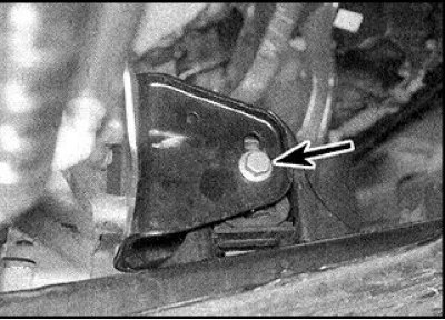 29. Замацуеце таль пад'ёмніка на вушах галоўкі цыліндраў, нацягніце таль, каб ёю была ўспрынята…