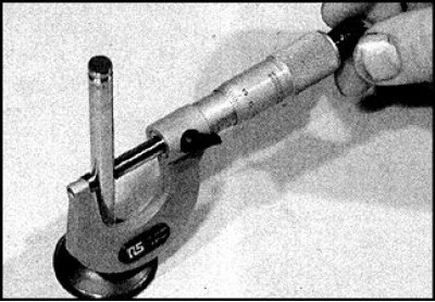 3. Праверце стан сёдлаў клапанаў. Пры наяўнасці пітынга (ямак), расколін, слядоў прогара…