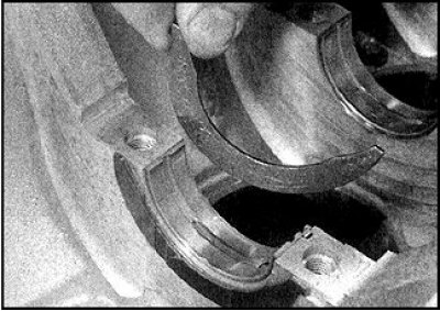 6. Вышмаруйце тонкім пластом кансістэнтнай змазкі зацятыя паўкола і прымацуеце іх паабапал 3-га…