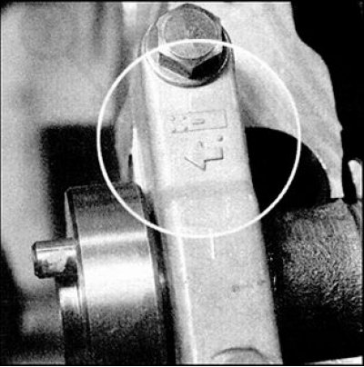 3. Усе вечкі апорных шыек распредвалов аднолькавыя, за выключэннем перадпакоя (правай) вечкі…