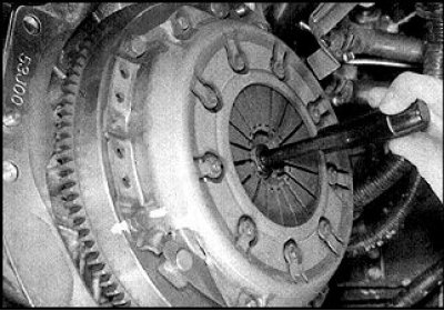 5. Сцэнтруйце фрыкцыйную кружэлку.