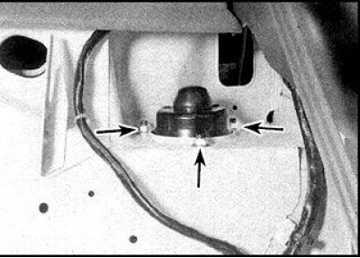 9. Зніміце накладку кілімка.