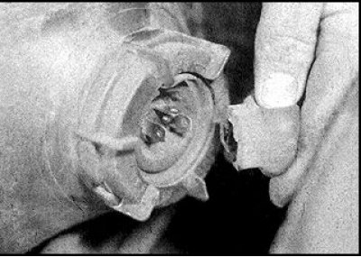 1. Адкрыйце капот