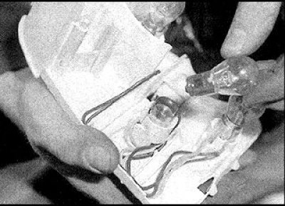 3. Дастаньце трымальнік лямпаў.