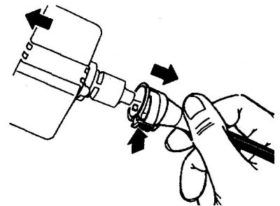 4. Адлучыце трос спідометра ад КПП і ўпіхніце ў салон.