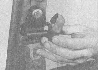 35.1. Пакрыццё і анкер верхняй часткі рамяня бяспекі пярэдняга сядзення