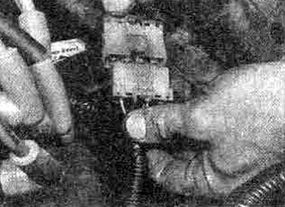 12.3В... да злучальніка за акумулятарам