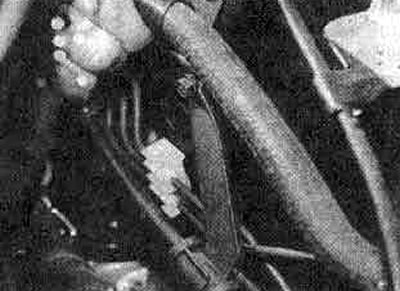 4.2А. Выпусціце тросік з падвескі перагародкі...