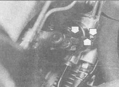 24.2. На позніх мадэлях, рулявая перадача знаходзіцца ў нейтральным становішчы, калі выраўнаваны…