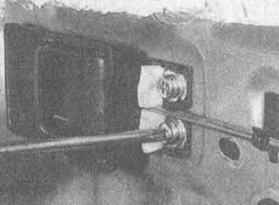 26.21. Адрэгулюйце становішча ручкі перш чым зацягнуць шрубы