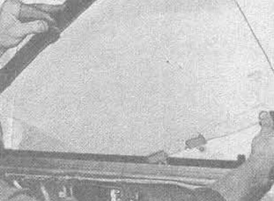 28.8. Выдаленне шкла акна пярэдняй дзверы