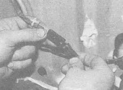 28.14А. Адлучэнне электраправодкі рухавіка, вокны з сервапрывадам шкла