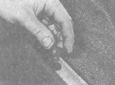 34.11А. Выдаліце крапежныя клямкі спінкі сядзення...