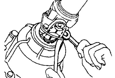 3. Нанесите метки совмещения на вилку соединительного фланца заднего карданного вала и…